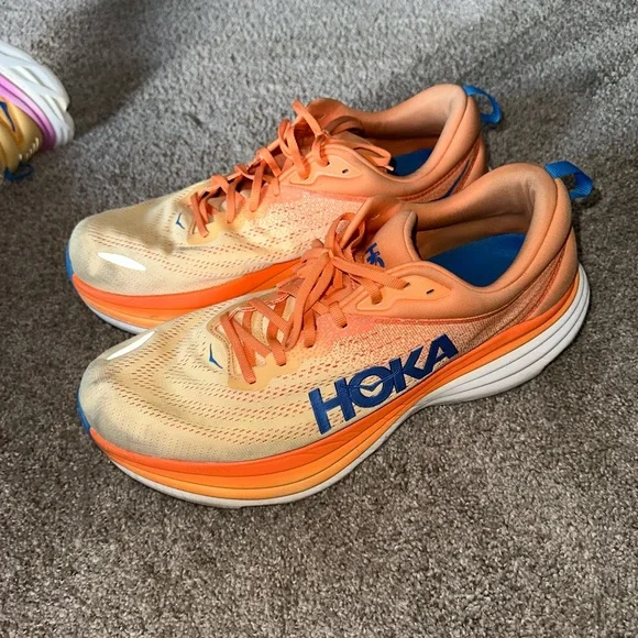 Hoka sneakers - Picture 1 of 4